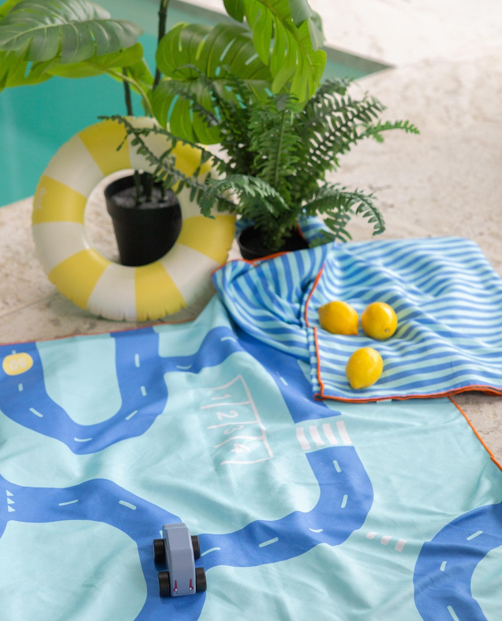 PLAYTOWELS - L (180 X 100CM) -  ROAD