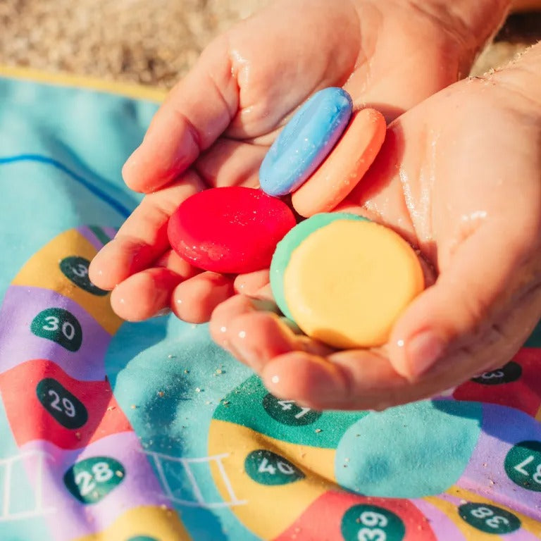 Quut travel game for kids with soft microfiber game board