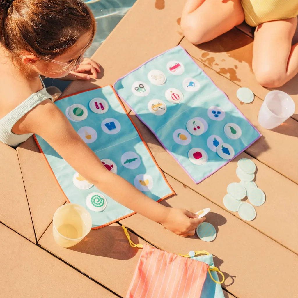 Colour matching game for toddlers with Quut Bingo board